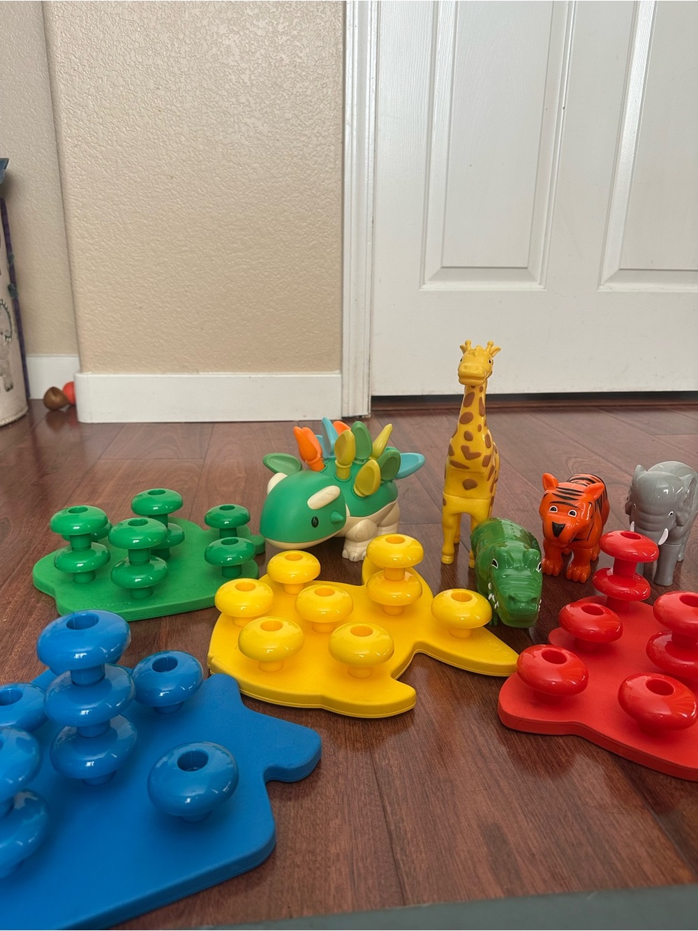 Lakeshore Learning Pegboards and magnetic animal Figures Set